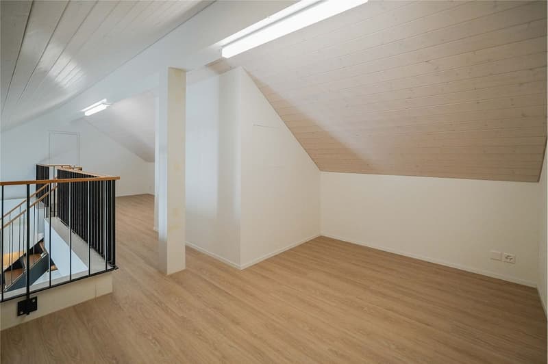 Ruhig und gepflegt: 2.5 Zimmer-Dachwohnung mit Galerie (10)