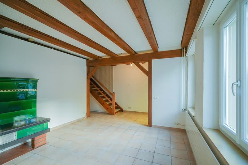 Viel Platz für Sie und Ihre Ideen: Grosszügiges 6 Zimmer-Haus mitten im alten Dorfkern (8)