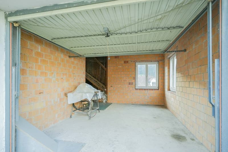 Viel Platz für Sie und Ihre Ideen: Grosszügiges 6 Zimmer-Haus mitten im alten Dorfkern (13)