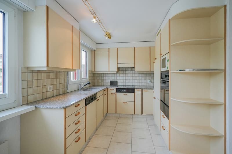 Hell, freundlich und ideal zentral: 3.5 Zimmer-Wohnung nahe Einkauf und Naherholung (11)