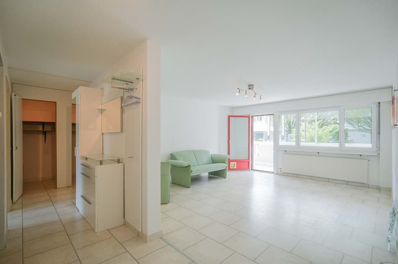 Hell, freundlich und ideal zentral: 3.5 Zimmer-Wohnung nahe Einkauf und Naherholung (13)
