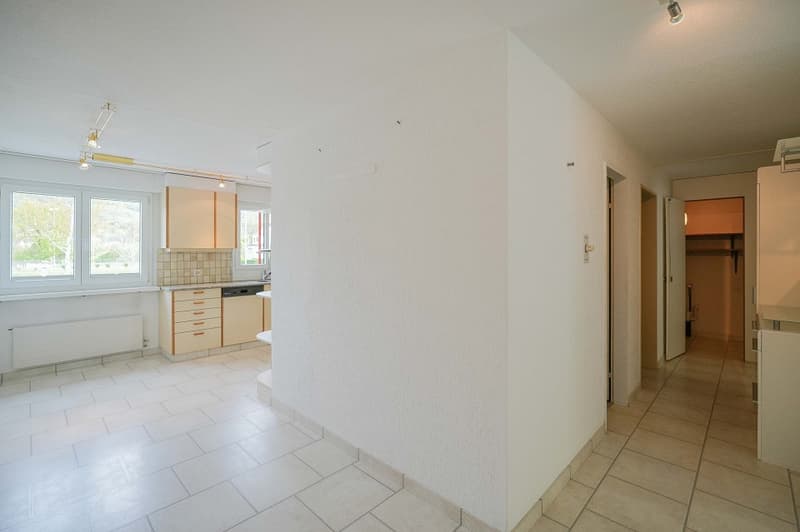 Hell, freundlich und ideal zentral: 3.5 Zimmer-Wohnung nahe Einkauf und Naherholung (12)