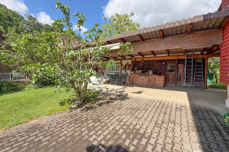 Einfamilienhaus mit Einliegerwohnung und grosser Gartenanlage (13)