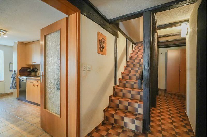 Nie mehr Platzprobleme! Gemütliches Wohnhaus mit riesigem Ökonomieteil (8)