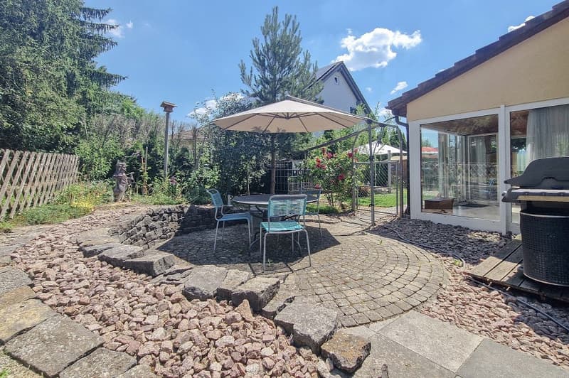 Freistehendes 6.5 Zimmer-EFH-sonnige Aussichten für eine Familie (10)