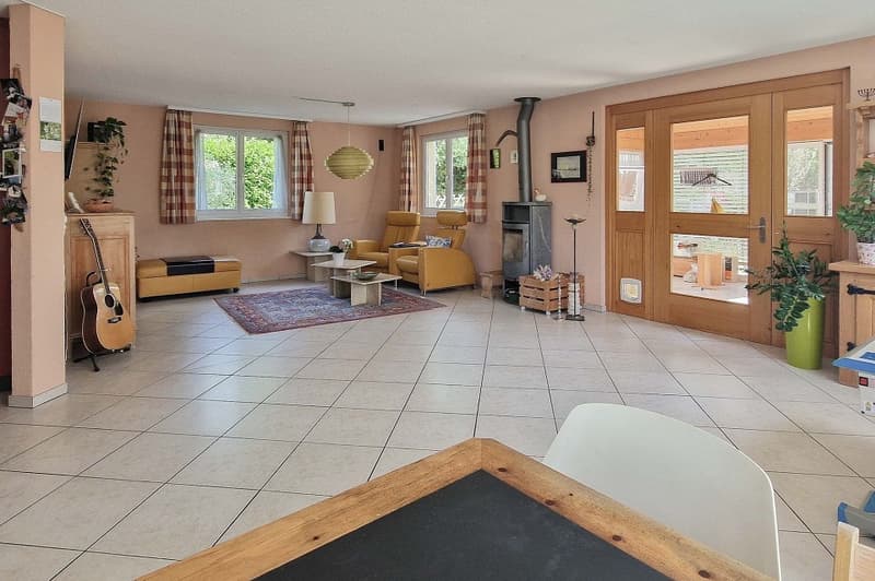 Freistehendes 6.5 Zimmer-EFH-sonnige Aussichten für eine Familie (6)