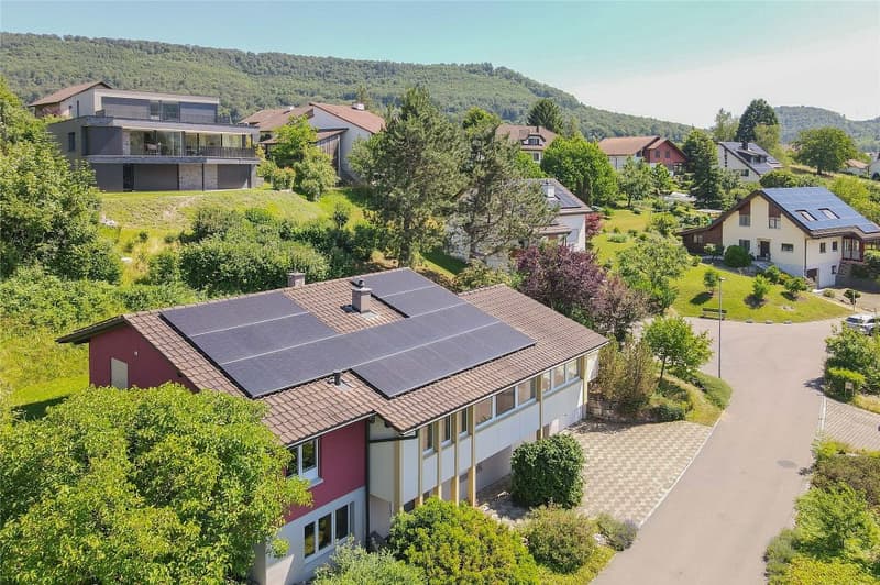 An bester Lage: 6.5-Zimmer-EFH mit überzeugendem Raumangebot (3)