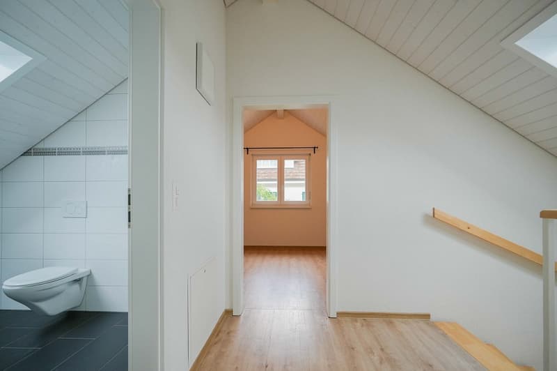 Grosszügiges 7.5 Zimmer-Einfamilienhaus am Bauzonenrand (12)