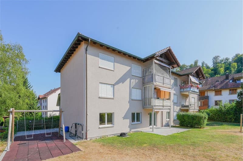 Gepflegte 4.5 Zimmer-Gartenwohnung nahe Dorfzentrum (1)
