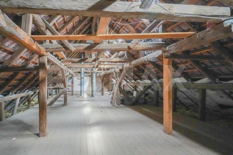 Ideal zentral: Voll vermietetes Wohn- und Geschäftshaus mit Nutzungsreserve (10)