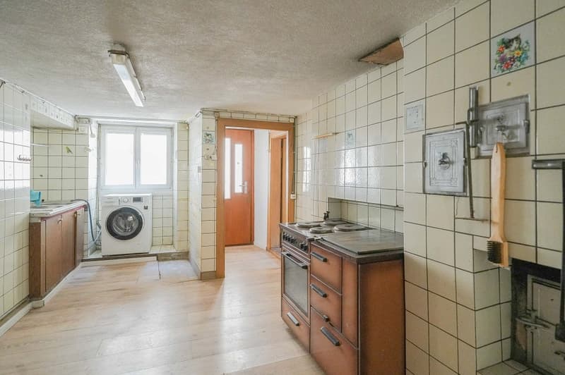 Liegenschaft mit viel Platz, Umschwung und Ausbaupotenzial (3)
