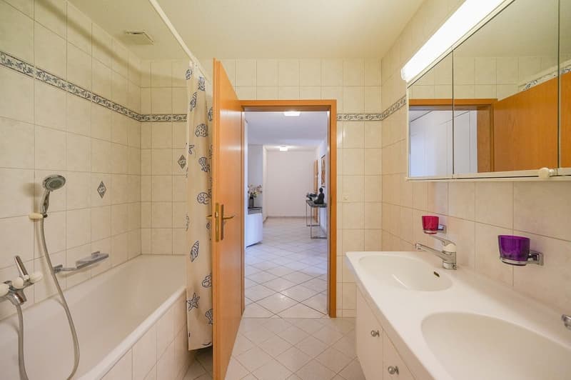Gepflegte 4.5 Zimmer-Wohnung mitten im Dorf (6)