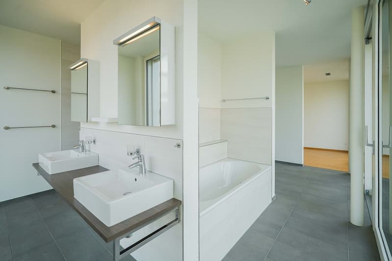 Wohngenuss der Extraklasse! Exklusive 4.5 Zimmer-Attikawohnung mit direktem Lift in Wohnung (8)