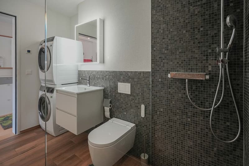Zeitgemässer Wohngenuss - tolle Lage: 2.5 Zimmer-MINERGIE-Wohnung, 1. OG mit Lift (12)