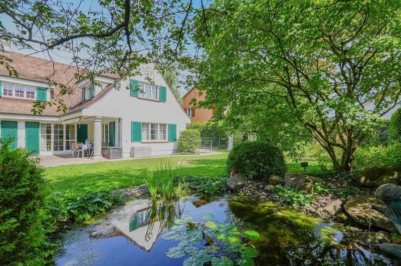 Repräsentative 7.5 Zimmer-Landhaus-Villa an bester Lage (8)
