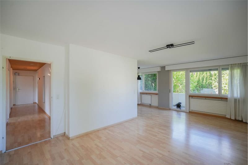 DIE Gelegenheit! 4.5 Zimmer-Gartenwohnung mit Nebenräumen (2)