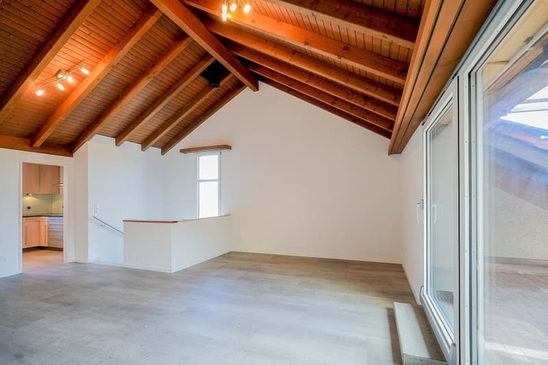 Fast wie im Einfamilienhaus: Gut unterhaltene 5.5-Zimmer-Maisonettewohnung (2)