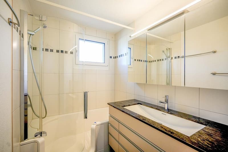 Fast wie im Einfamilienhaus: Gut unterhaltene 5.5-Zimmer-Maisonettewohnung (4)