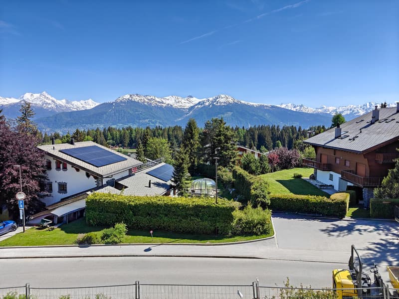 Au Centre de Crans-Montana, Chalet de 6,5 pièces de haut stantding (2)