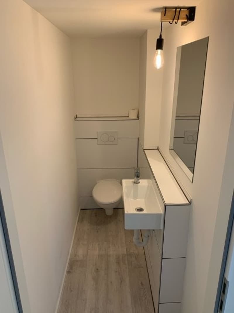 Casa familiare affascinante di 4,5 locali in una posizione tranquilla a Zuzgen (10)