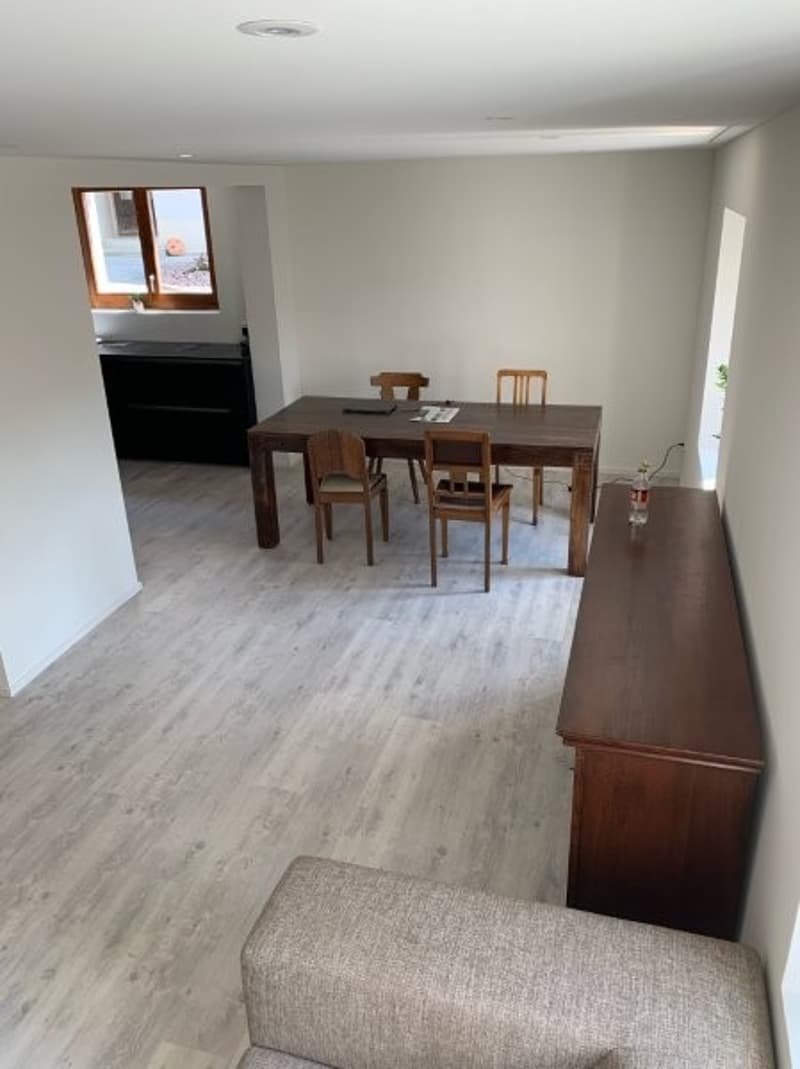 Casa familiare affascinante di 4,5 locali in una posizione tranquilla a Zuzgen (8)