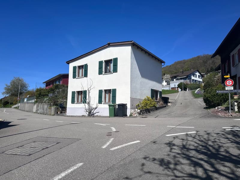 Charmantes 4.5-Zimmer-Einfamilienhaus in ruhiger Lage von Zuzgen (1)