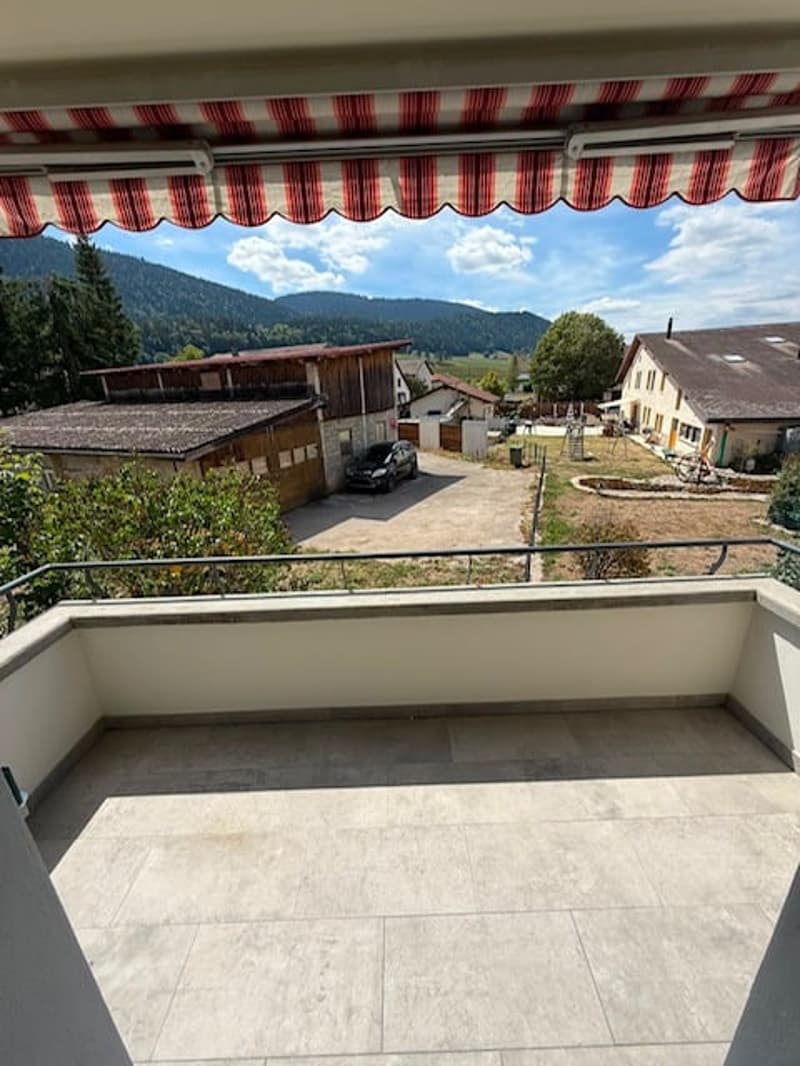 Appartement lumineux de 3 pièces avec balcon à Môtiers / Val-de-Travers (5)