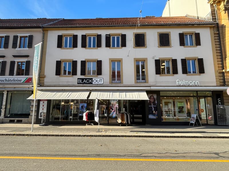 Spacieux local commercial au rez-de-chaussée – Avenue Léopold-Robert, La Chaux-de-Fonds (2)