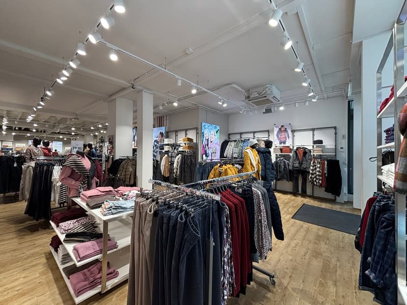 Spacieux local commercial au rez-de-chaussée – Avenue Léopold-Robert, La Chaux-de-Fonds (3)