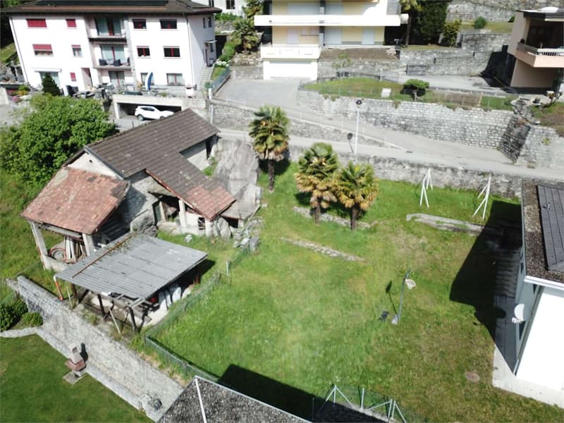 Terreno edificabile con vista sui castelli (1)