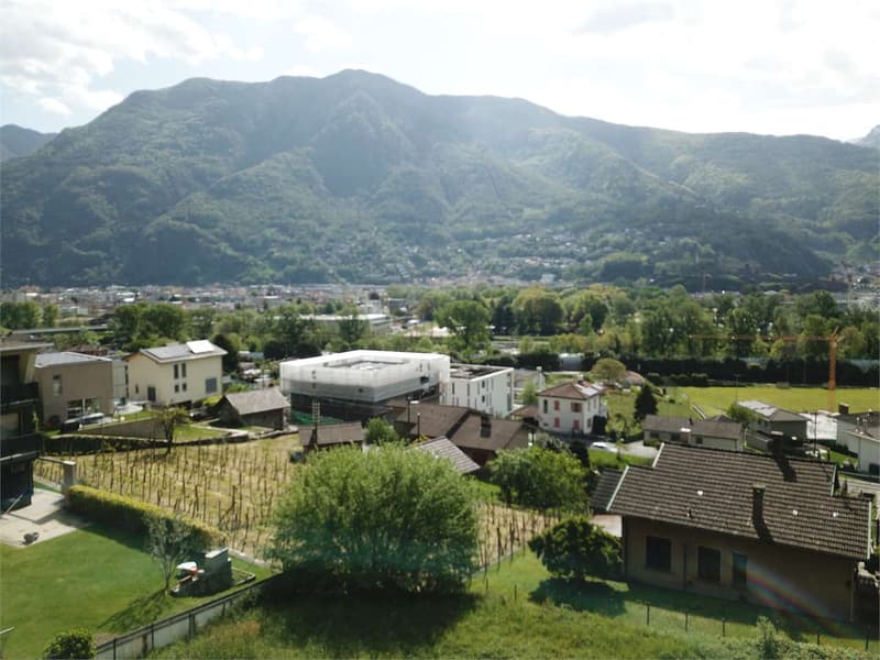 Terreno edificabile con vista sui castelli (2)