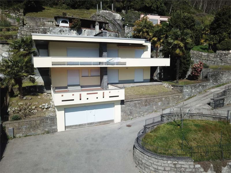 Villa in posizione privilegiata con vista castelli (2)
