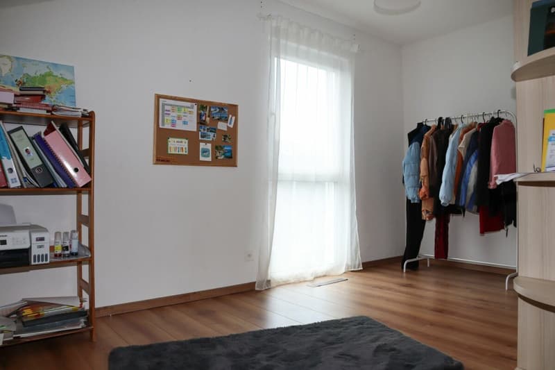 Ruhige und sonnige Lage: 6 1/2 Zimmer Einfamilienhaus mit zusätzlicher 2-Zimmer Einliegerwohnung (rollstuhlgängig) (16)