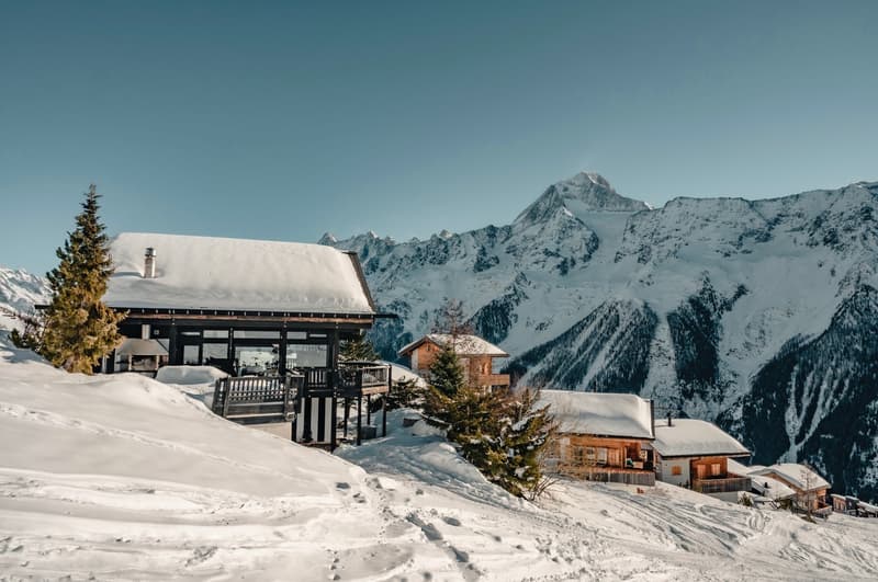Charming Alpine Chalet in Wiler (Lötschen) – Stunning Mountain Views (2)