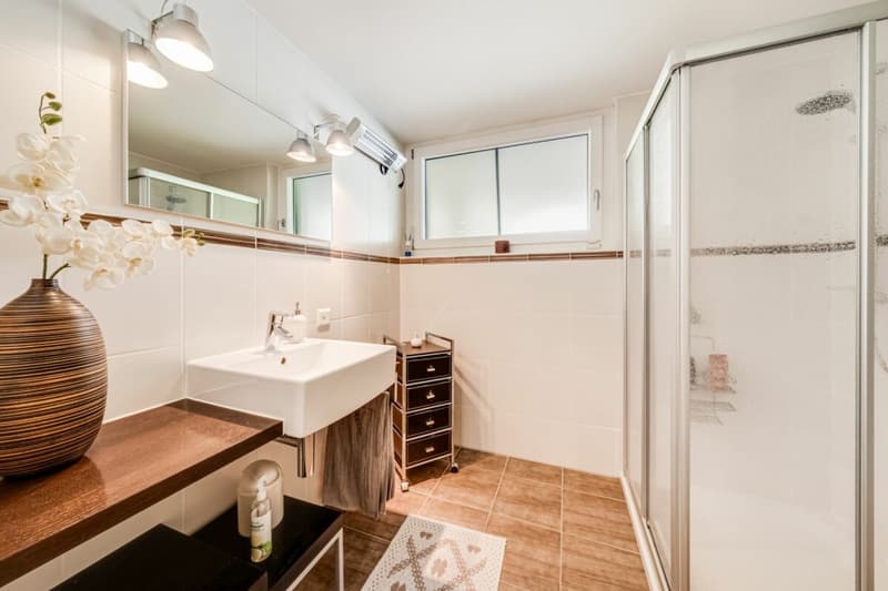 Superbe villa individuelle de 6.5 pièces avec piscine (13)
