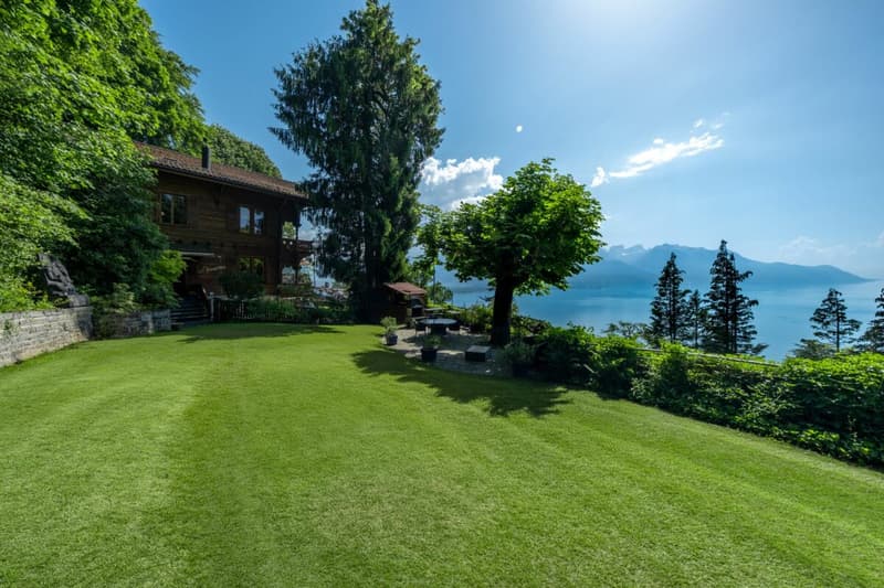 Chalet historique avec une vue imprenable sur le lac ! (2)