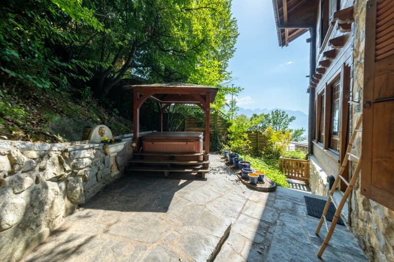 Chalet historique avec une vue imprenable sur le lac ! (13)