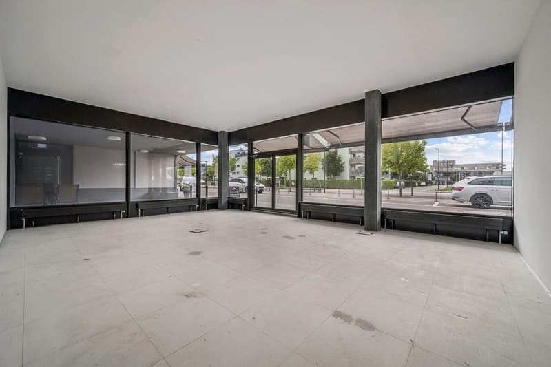 Last ground floor space in Flor – Your chance for high visibility! (2)