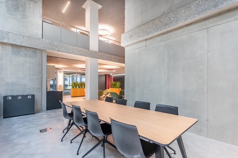 Voll ausgebaute, hochmoderne Büroflächen an bester Lage in Zürich Altstetten (10)