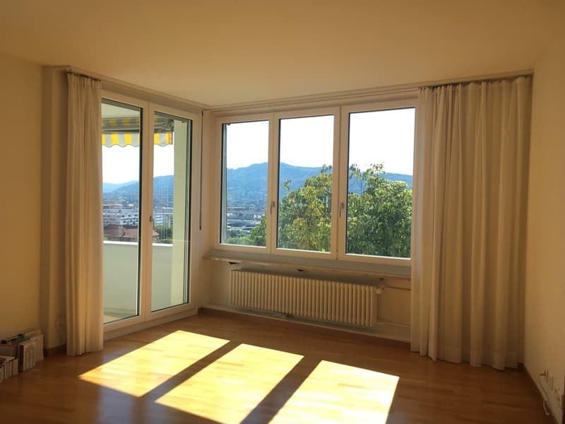 Zwischenmiete bis 30.06.2027 – charmante 2.5-Zimmer-Wohnung mit Panorama über Zürich (1)