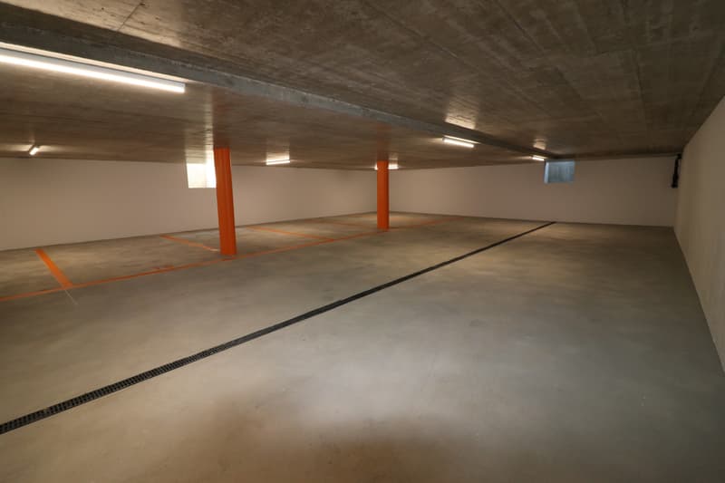 Parkplatz in Tiefgarage zu vermieten (2)