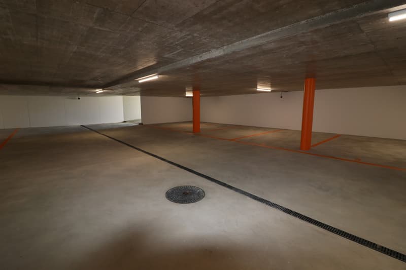 Parkplatz in Tiefgarage zu vermieten (3)