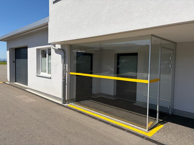 Moderne eingerichtete "Micro-Praxis" in Wangen-Nuolen SZ (6)