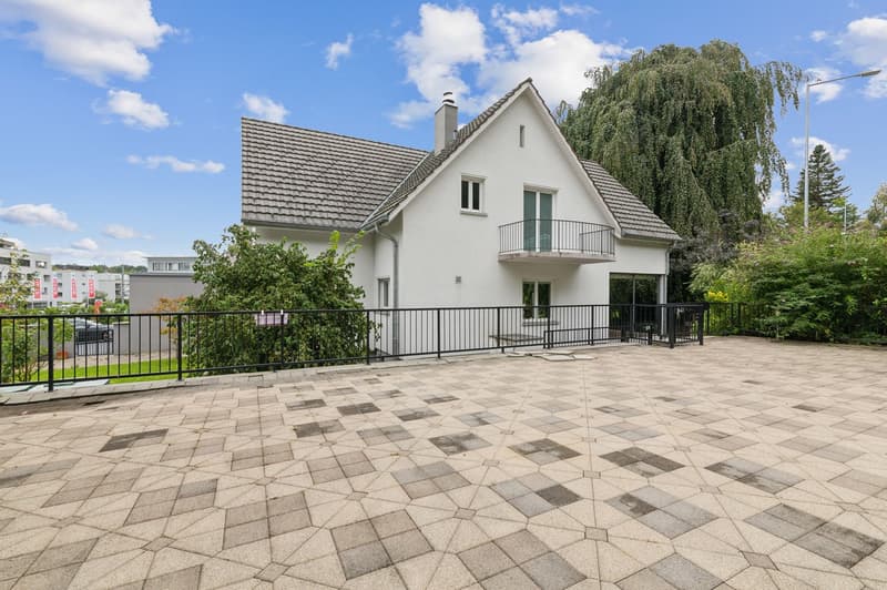 Grosszügiges und bezugsbereites 5.5-Zimmer-Einfamilienhaus am Fusse des "Könizbergwalds"