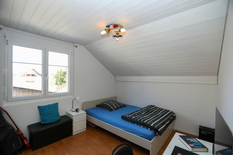 Wohnen an ruhiger Lage: 5.5-Zimmer Einfamilienhaus mit grosszügigem Garten (9)
