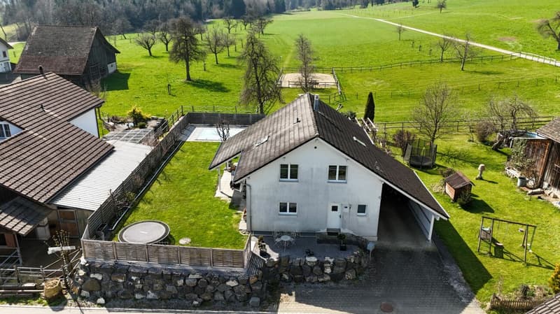 Wohnen an ruhiger Lage: 5.5-Zimmer Einfamilienhaus mit grosszügigem Garten (13)