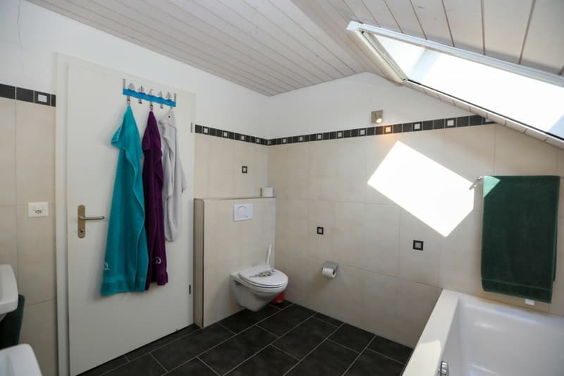Wohnen an ruhiger Lage: 5.5-Zimmer Einfamilienhaus mit grosszügigem Garten (10)