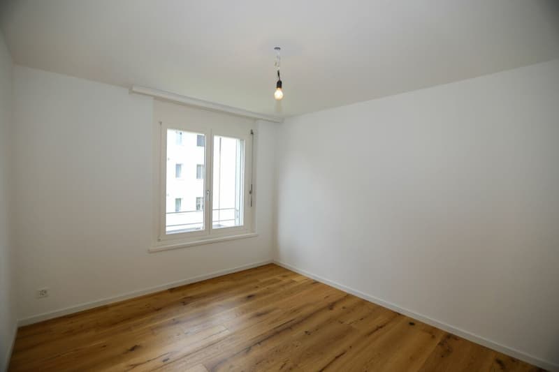 Helles Wohnen an ruhiger Lage - Frisch renovierte 4.5-Zimmer-Wohnung (5)
