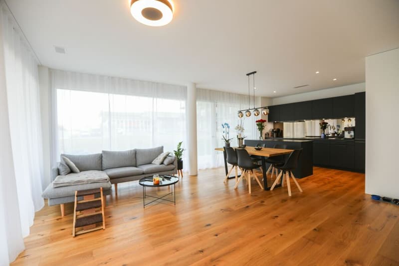 Parterrewohnung mit Sitzplatz und unmittelbare Seenähe (1)