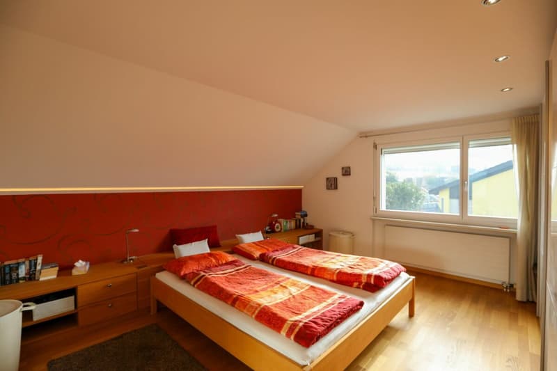 Familienfreundliches Doppeleinfamilienhaus mit idyllischem Garten (7)